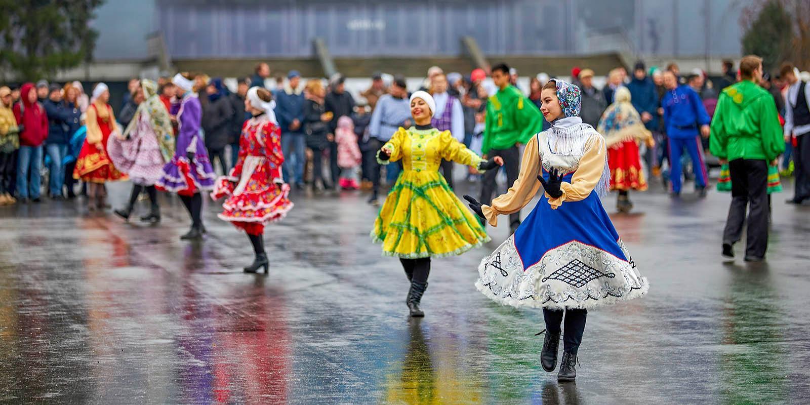 Москвичей и гостей столицы в разных районах города ждут мероприятия в честь Дня народного единства