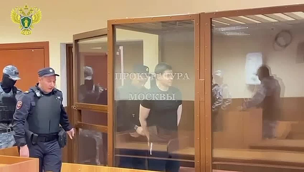 Суд приговорил блогера Аяза Шабутдинова к 7 годам колонии