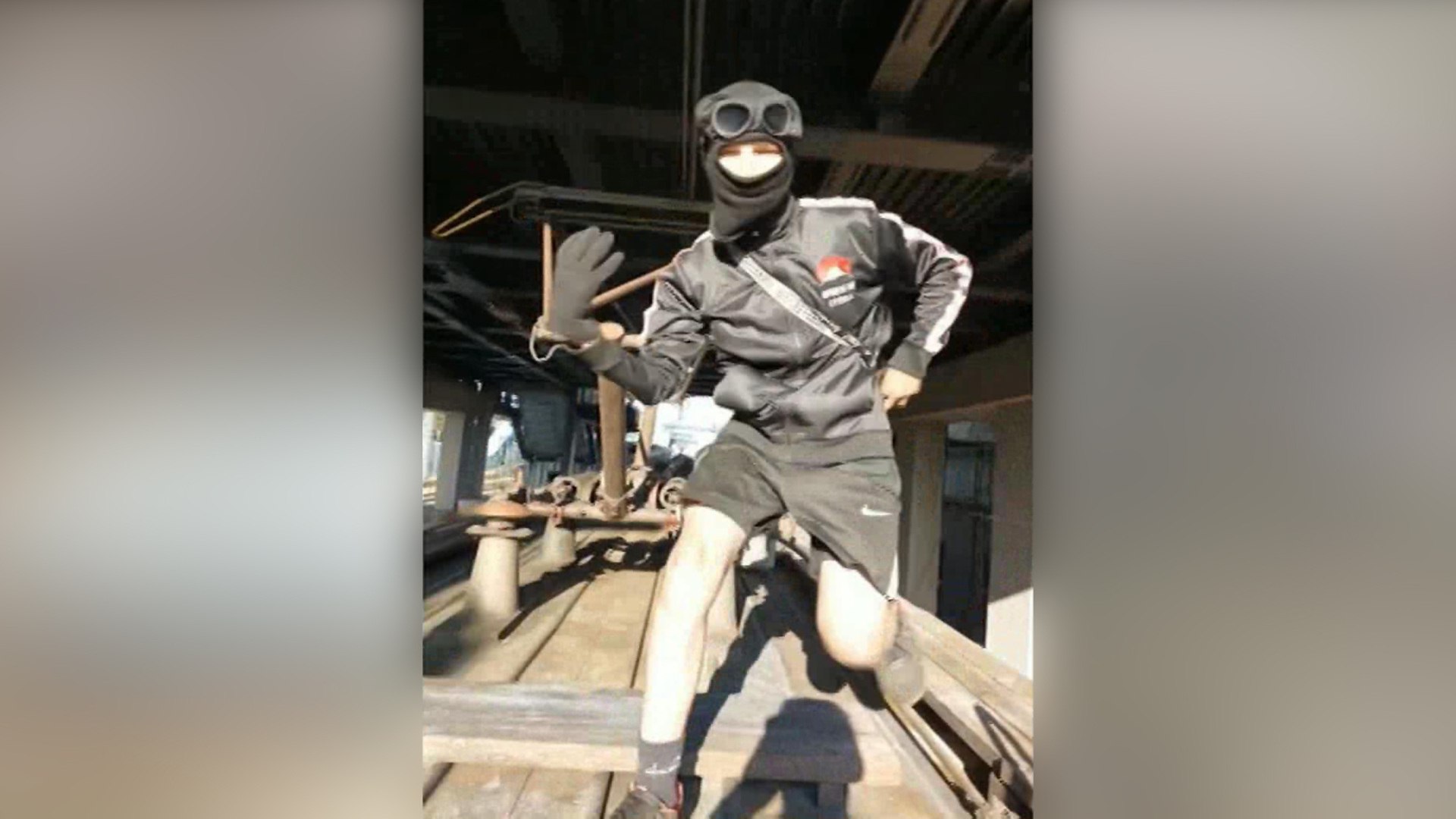 В Москве задержан машинист электропоезда, который подстрекал подростков к зацепингу