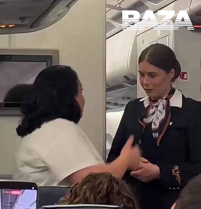 Мадам с сигареткой вальяжно разгуливала по салону рейса Москва—Сухум и выдыхала никотиновые облака на других недоумевающих пассажиров