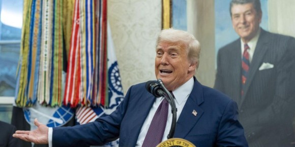 "Киев сложит оружие": мир ошарашен заявлением Трампа