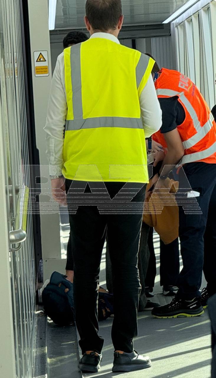 Пассажирке «Победы» стало плохо в аэропорту Антальи после конфликта из-за размеров ручной клади — она упала прямо в «рукаве» к самолёту Пассажирке «Победы» стало плохо в аэропорту Антальи после конфликта из-за размеров ручной клади — она упала прямо в «рукаве» к самолёту