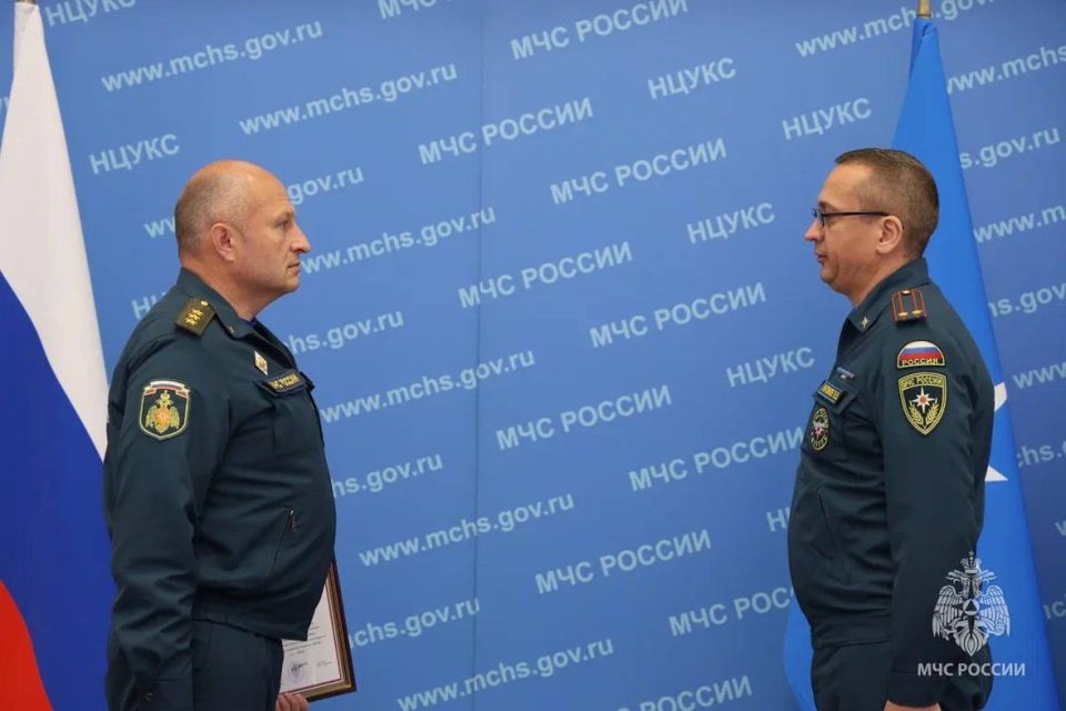 «Готовы к любым трудностям»: глава МЧС России вручил государственные награды личному составу «Готовы к любым трудностям»: глава МЧС России вручил государственные награды личному составу