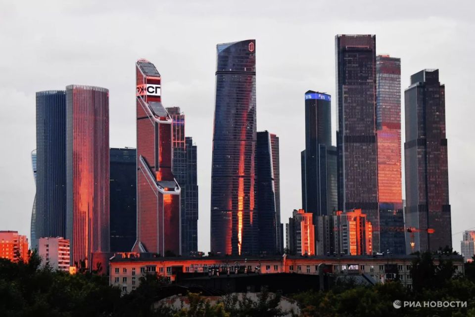  ,          -  ,      SuperJob