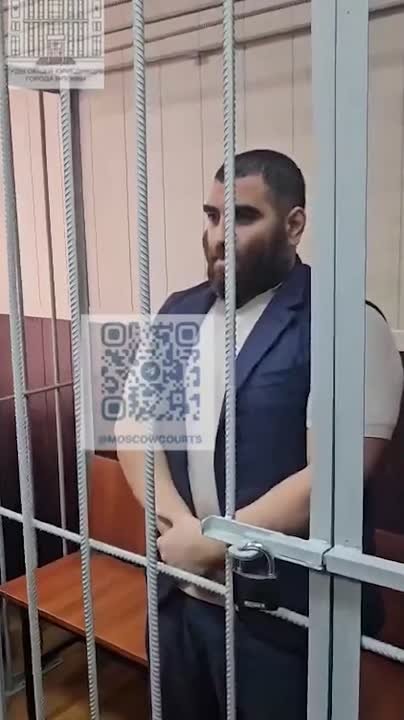 Блогеру Арсену Маркаряну продлили арест на 2 месяца по делу о реабилитации нацизма