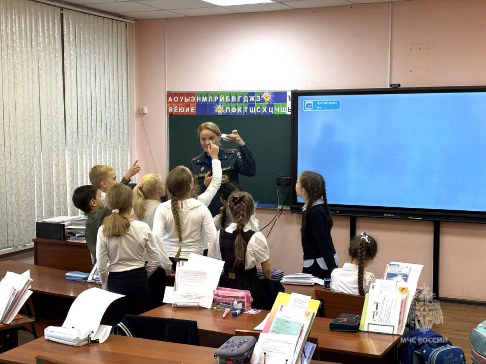 Знание – безопасность. Большой урок по безопасности жизнедеятельности состоялся в школе Марьино имени маршала авиации А.Е. Голованова Знание – безопасность. Большой урок по безопасности жизнедеятельности состоялся в школе Марьино имени маршала авиации А.Е. Голованова