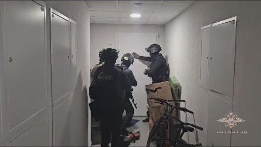 Ирина Волк: Целый набор поддельных удостоверений на все случаи жизни изъяли мои коллеги из ГУСБ МВД России совместно с оперативниками МУР и Северного административного округа г. Москвы у задержанных ими участников...