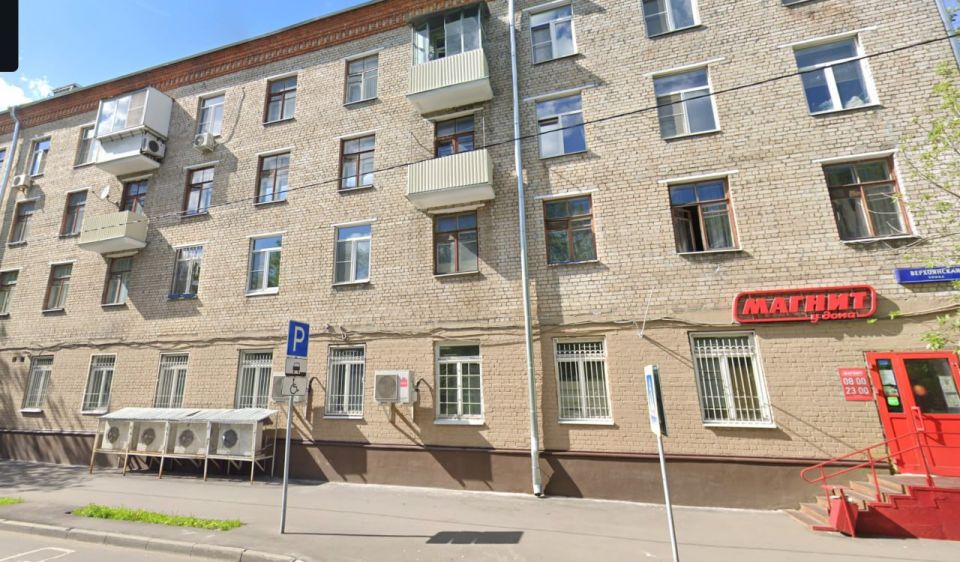 Обрушение перекрытий между вторым и первым этажами произошло в четырёхэтажном доме в Бабушкинском районе Москвы