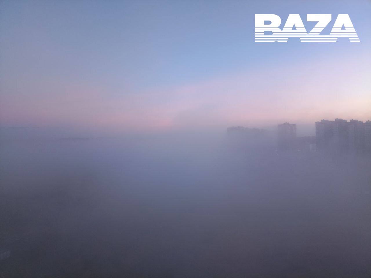 Москву накрыл плотный туман — видимость местами меньше 70 метров