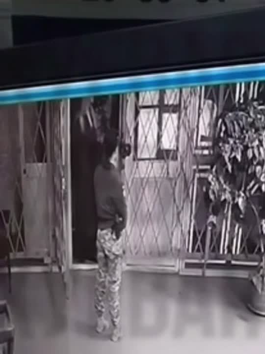 Анджелину Джоли заметили в Херсоне: актриса приехала в Украину с гуманитарной миссией — побывала в роддоме и детской больнице, пишут местные СМИ