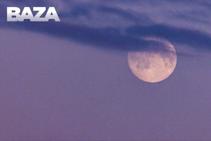 Над Россией поднялась Бобровая Луна — огромный серебряный диск, который этой ночью видно почти из любого окна Над Россией поднялась Бобровая Луна — огромный серебряный диск, который этой ночью видно почти из любого окна