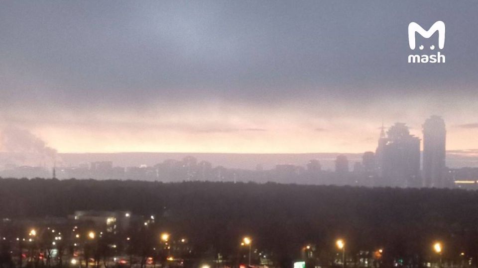 Туман накрыл Москву — видимость местами меньше 70 метров Туман накрыл Москву — видимость местами меньше 70 метров