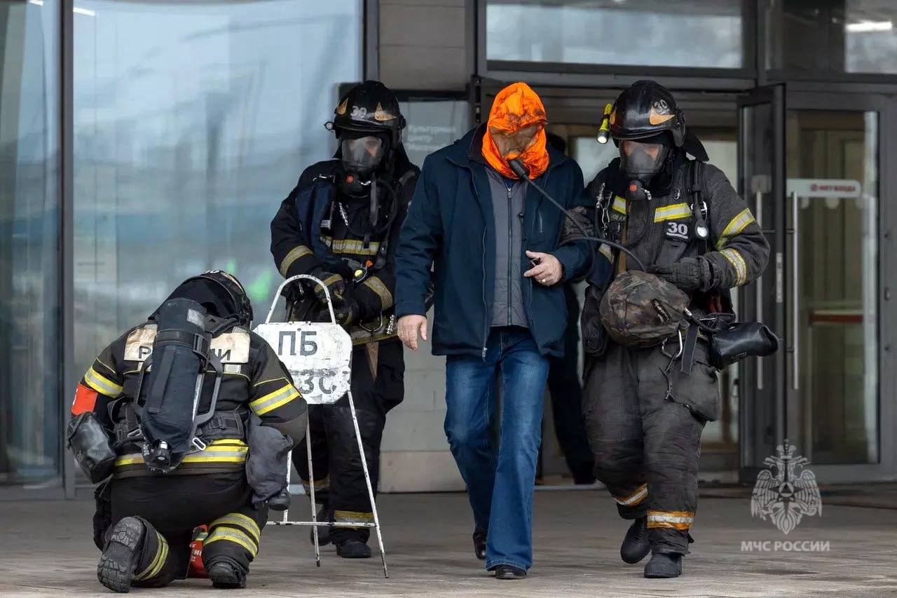 #БудниМЧС. Сотрудники Управления по ЮВАО ГУ МЧС России по г. Москве провели пожарно-тактические учения на объекте с массовым пребыванием людей #БудниМЧС. Сотрудники Управления по ЮВАО ГУ МЧС России по г. Москве провели пожарно-тактические учения на объекте с массовым пребыванием людей