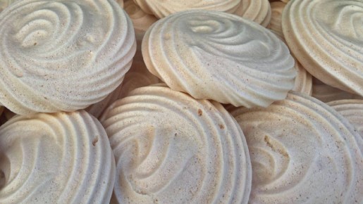 Идеальный десерт: воздушные меренги к чаю получатся вкуснее, чем в кондитерской