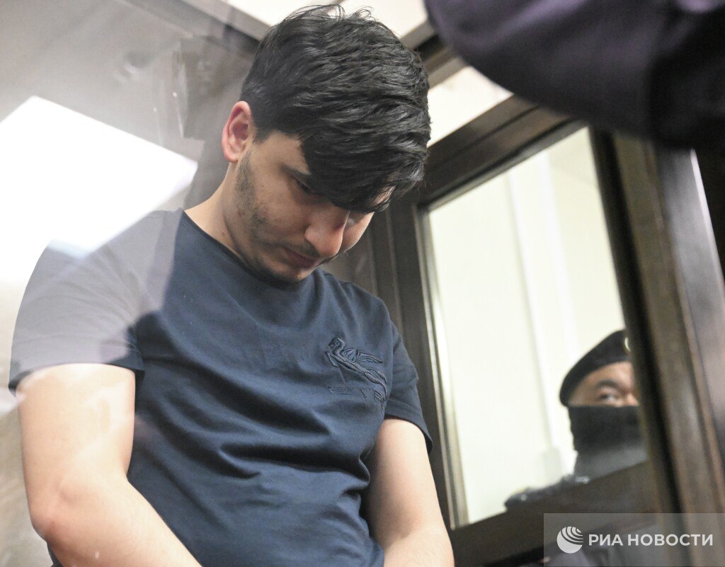 Суд в Москве приговорил к 17 годам колонии Шахина Аббасова, обвиняемого в убийстве байкера из-за замечания о парковке