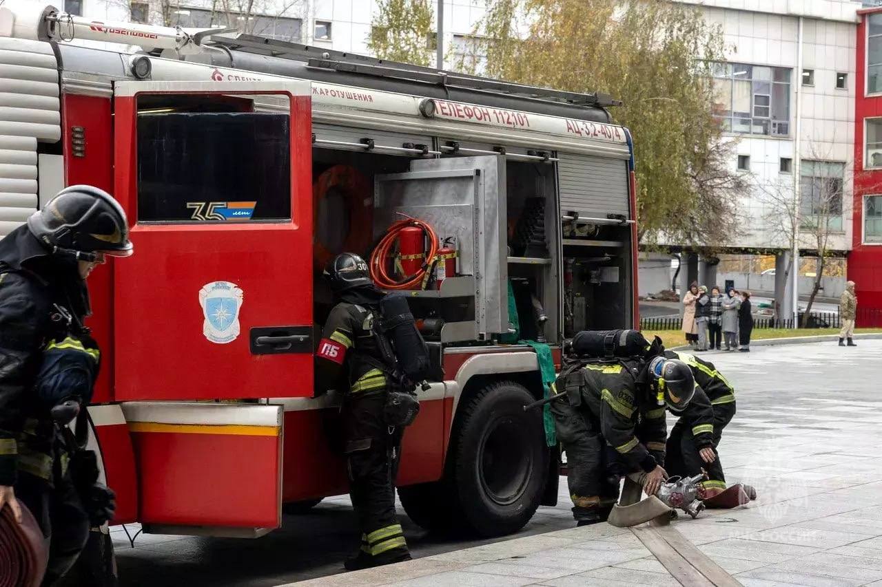 #БудниМЧС. Сотрудники Управления по ЮВАО ГУ МЧС России по г. Москве провели пожарно-тактические учения на объекте с массовым пребыванием людей #БудниМЧС. Сотрудники Управления по ЮВАО ГУ МЧС России по г. Москве провели пожарно-тактические учения на объекте с массовым пребыванием людей