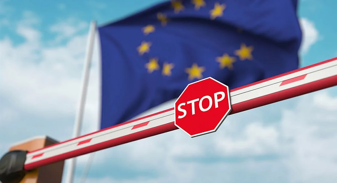 ЕС закрывает двери: Россиянам больше не дают многократные визы - Politico