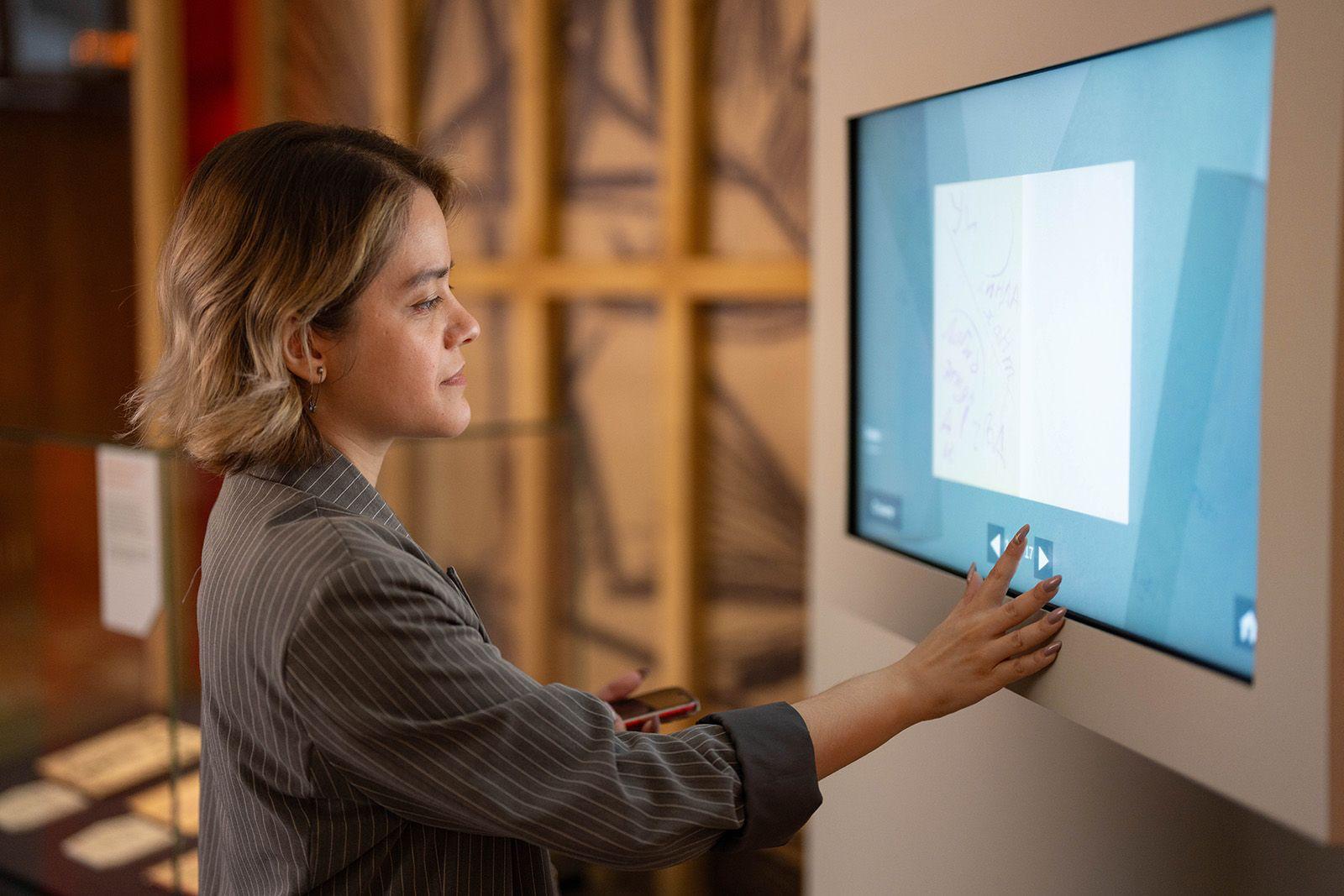 Выставка, посвященная экспериментам русских авангардистов, открылась на ВДНХ Выставка, посвященная экспериментам русских авангардистов, открылась на ВДНХ