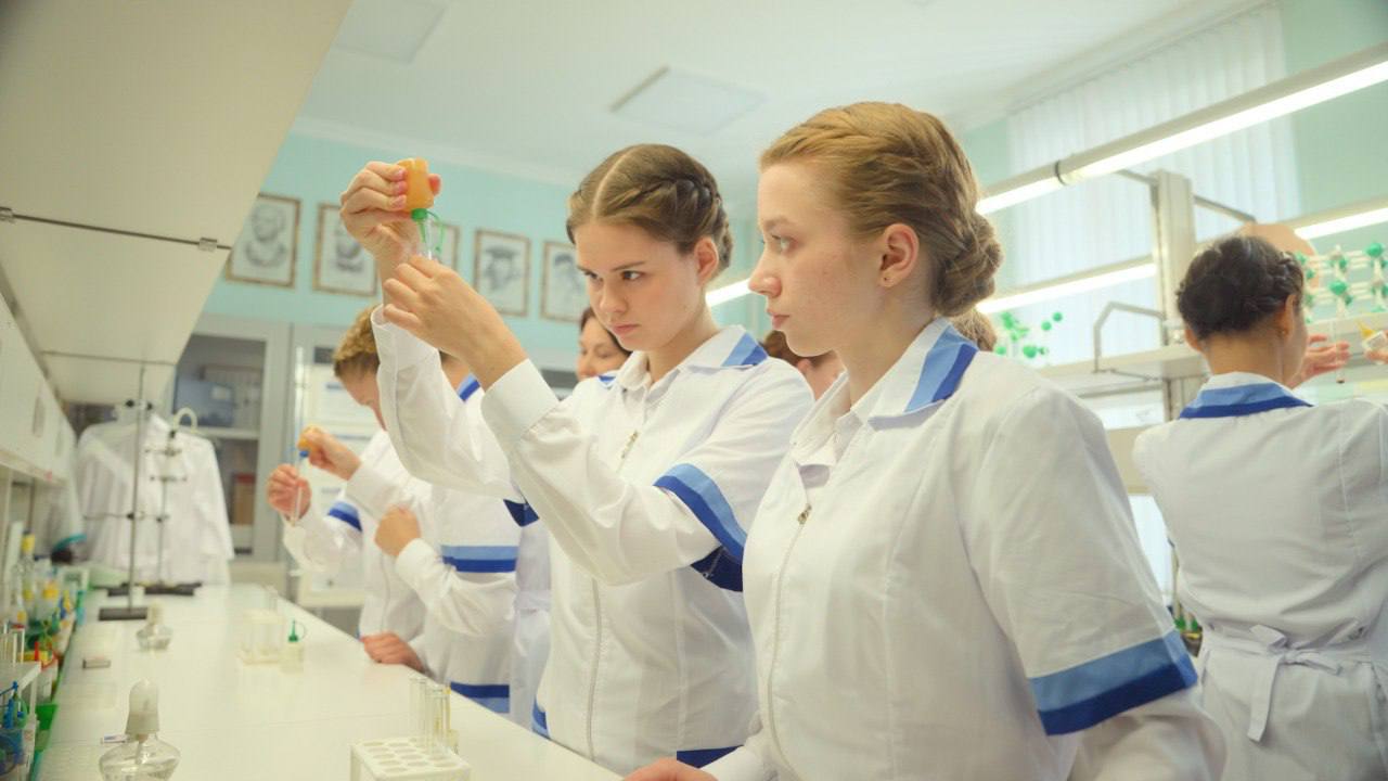 Третья серия «Кадеты: как завоевать жизнь» — о нескучной науке с пользой для передовой Третья серия «Кадеты: как завоевать жизнь» — о нескучной науке с пользой для передовой