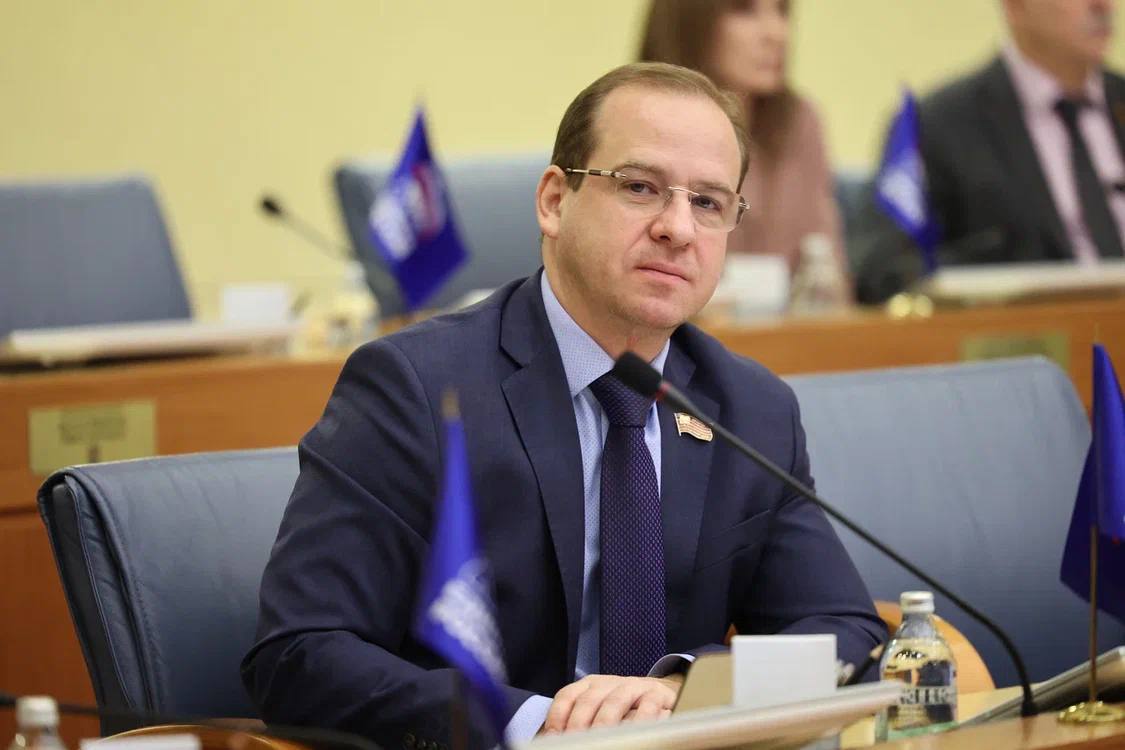 Москва не просто обновляется в облике, но развивает и внедряет передовые инженерные технологии, отметил председатель комиссии МГД по градостроительству, государственной собственности и землепользованию Евгений Селиверстов...