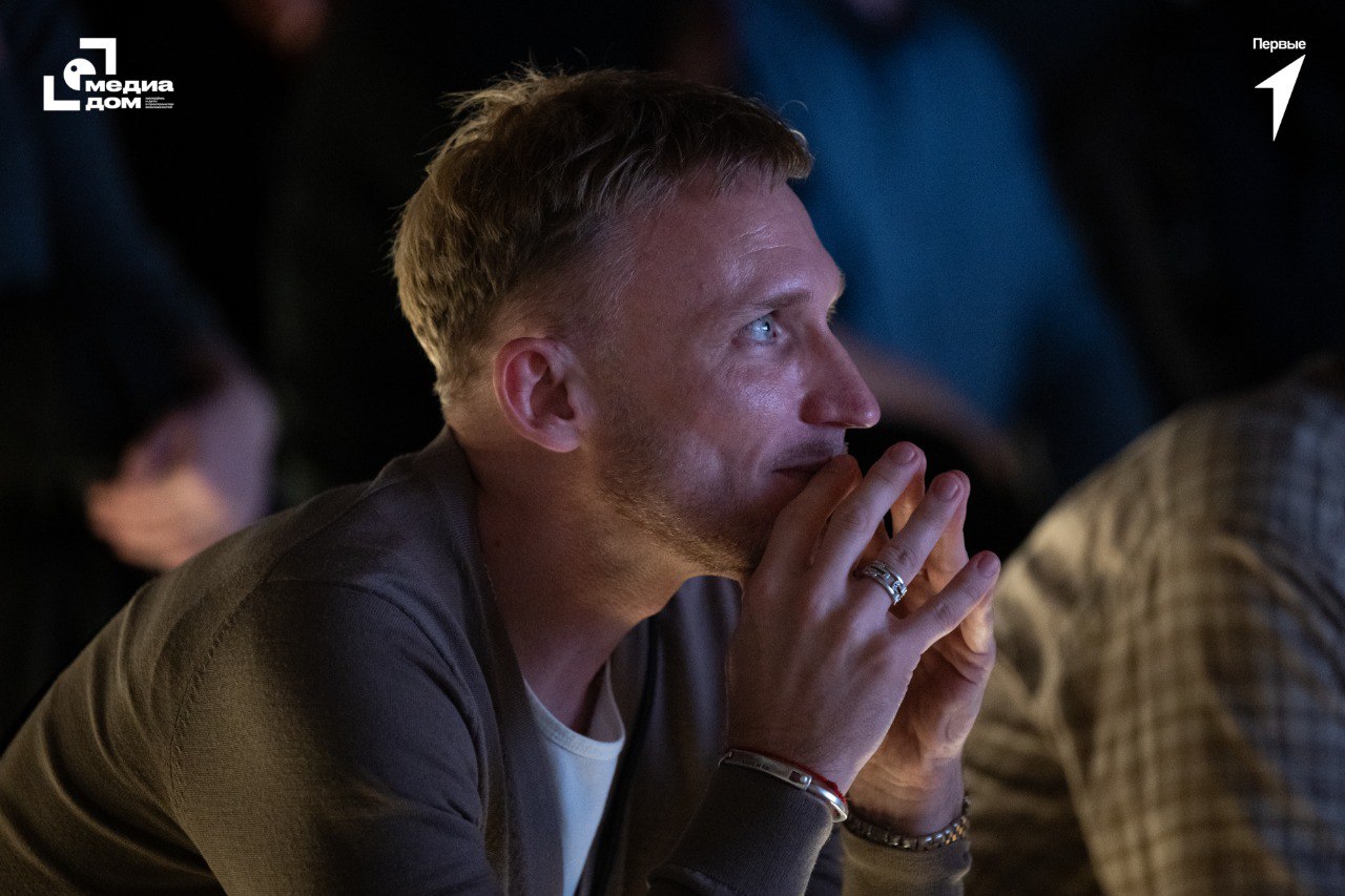 Зампред Правительства ДНР Ольга Макеева посетила премьеру снятого в Мариуполе и Авдеевке художественного фильма Зампред Правительства ДНР Ольга Макеева посетила премьеру снятого в Мариуполе и Авдеевке художественного фильма