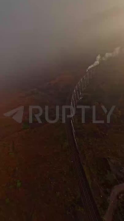Краски осени: знаменитый поезд Москва – Адлер «Хогвартс-экспресс» проносится по шотландскому виадуку