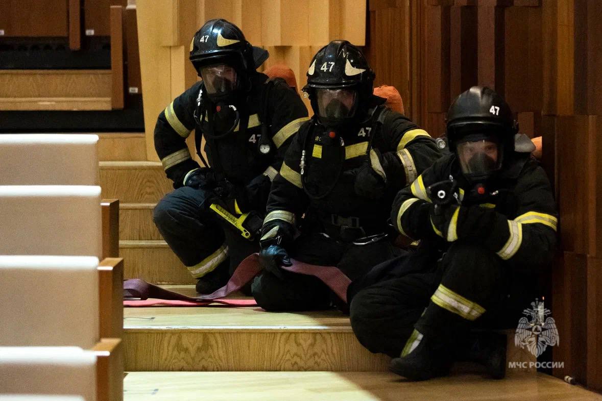 #БудниМЧС. Сотрудники Управления по ЦАО ГУ МЧС России по г. Москве провели пожарно-тактические учения на базе Московского концертного зала «Зарядье» #БудниМЧС. Сотрудники Управления по ЦАО ГУ МЧС России по г. Москве провели пожарно-тактические учения на базе Московского концертного зала «Зарядье»