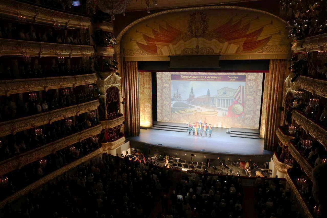 Росгвардейцы посетили памятную встречу ветеранов, посвящённую 84-й годовщине военного парада на Красной площади в 1941 году Росгвардейцы посетили памятную встречу ветеранов, посвящённую 84-й годовщине военного парада на Красной площади в 1941 году