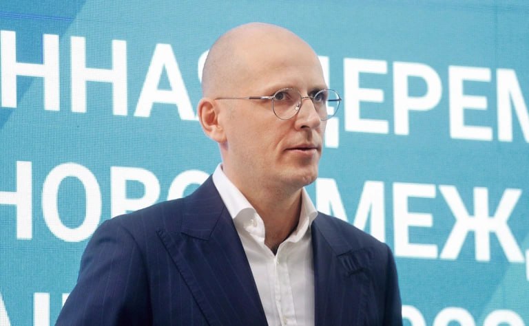 Михаил Кузнецов, директор департамента машиностроения для ТЭК Министерства промышленности и торговли задержан по подозрению в коррупции, сообщил источник РБК