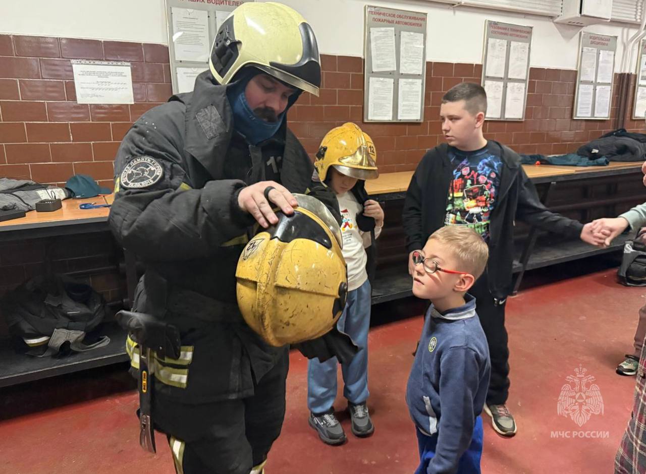 Знакомство с профессией: Двенашка встречает гостей Знакомство с профессией: Двенашка встречает гостей