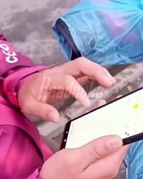 С сегодняшнего дня в Петербурге мигрантам нельзя работать в такси и доставках