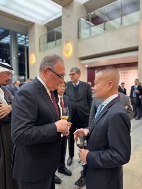 10 ноября Посол России в Китае Игорь Моргулов принял участие в организованном Отделом международных связей ЦК Компартии Китая брифинге для аккредитованных в Пекине глав дипломатических миссий по итогам 4-го пленума ЦК КПК...