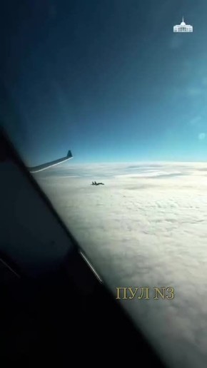 Российские истребители Су-35 сопровождают самолет президента Казахстана Токаева до Москвы: