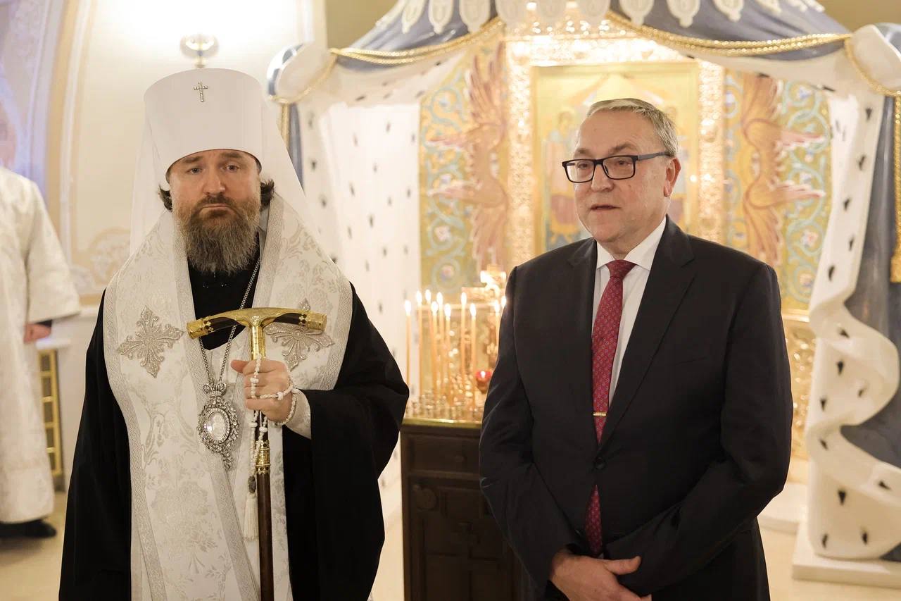 11 ноября заместитель Министра иностранных дел Российской Федерации Д.Е.Любинский принял участие в церемонии открытия в Знаменском Храме Новоспасского монастыря города Москвы мемориальной доски на месте утраченного... 11 ноября заместитель Министра иностранных дел Российской Федерации Д.Е.Любинский принял участие в церемонии открытия в Знаменском Храме Новоспасского монастыря города Москвы мемориальной доски на месте утраченного...