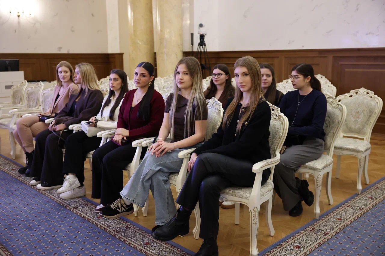 Алексей Шапошников: Сегодня в Московской городской Думе встретился со студентами Московского государственного юридического университета имени О. Е. Кутафина (МГЮА) – моего родного вуза – флагмана юридического образования в... Алексей Шапошников: Сегодня в Московской городской Думе встретился со студентами Московского государственного юридического университета имени О. Е. Кутафина (МГЮА) – моего родного вуза – флагмана юридического образования в...