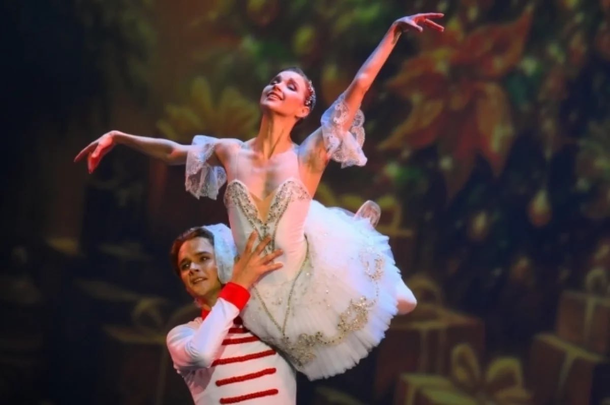 500 рублей — столько будет стоить самый дешёвый билет на главный новогодний балет «Щелкунчик» в Москве