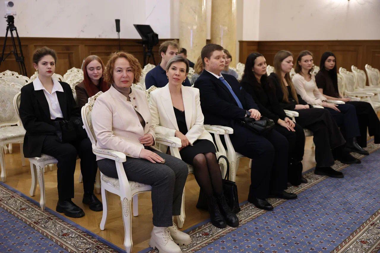 Алексей Шапошников: Сегодня в Московской городской Думе встретился со студентами Московского государственного юридического университета имени О. Е. Кутафина (МГЮА) – моего родного вуза – флагмана юридического образования в... Алексей Шапошников: Сегодня в Московской городской Думе встретился со студентами Московского государственного юридического университета имени О. Е. Кутафина (МГЮА) – моего родного вуза – флагмана юридического образования в...