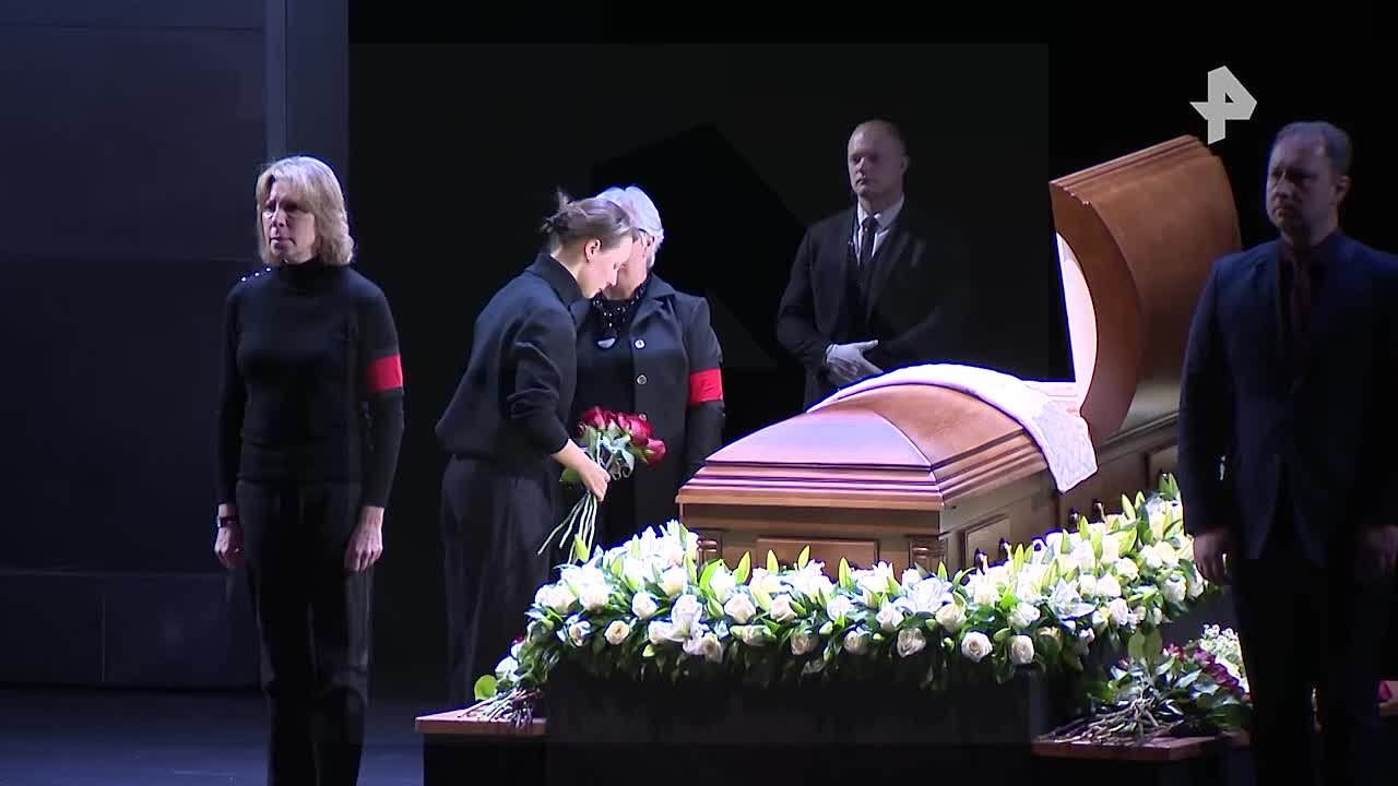 В театре им. Евгения Вахтангова в Москве прошла церемония прощания с народным артистом России Владимиром Симоновым