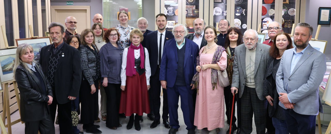 В Парламентской библиотеке Мосгордумы открылась персональная выставка заслуженного художника России Владимира Павлова «Далекое и близкое» В Парламентской библиотеке Мосгордумы открылась персональная выставка заслуженного художника России Владимира Павлова «Далекое и близкое»