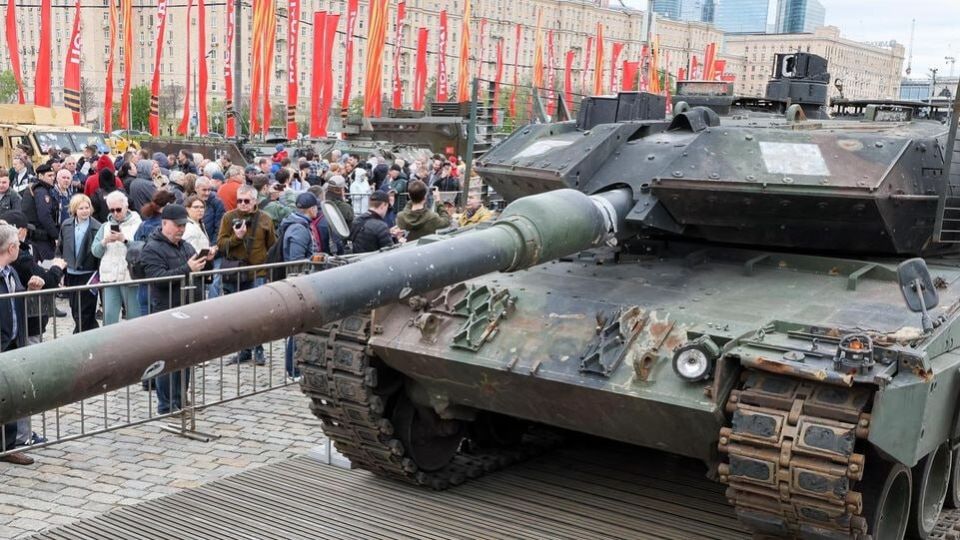  :      Leopard   Marder