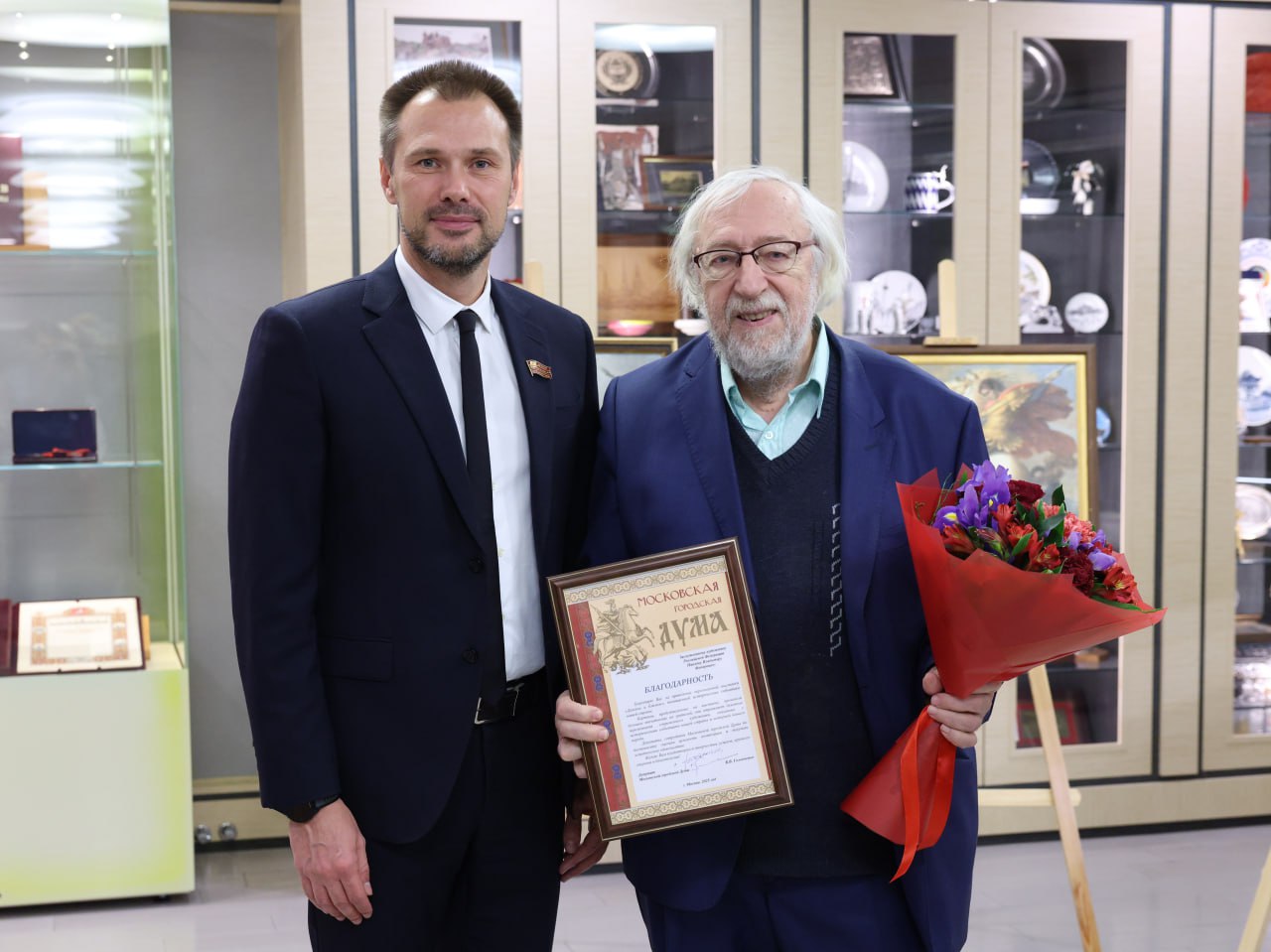 В Парламентской библиотеке Мосгордумы открылась персональная выставка заслуженного художника России Владимира Павлова «Далекое и близкое» В Парламентской библиотеке Мосгордумы открылась персональная выставка заслуженного художника России Владимира Павлова «Далекое и близкое»