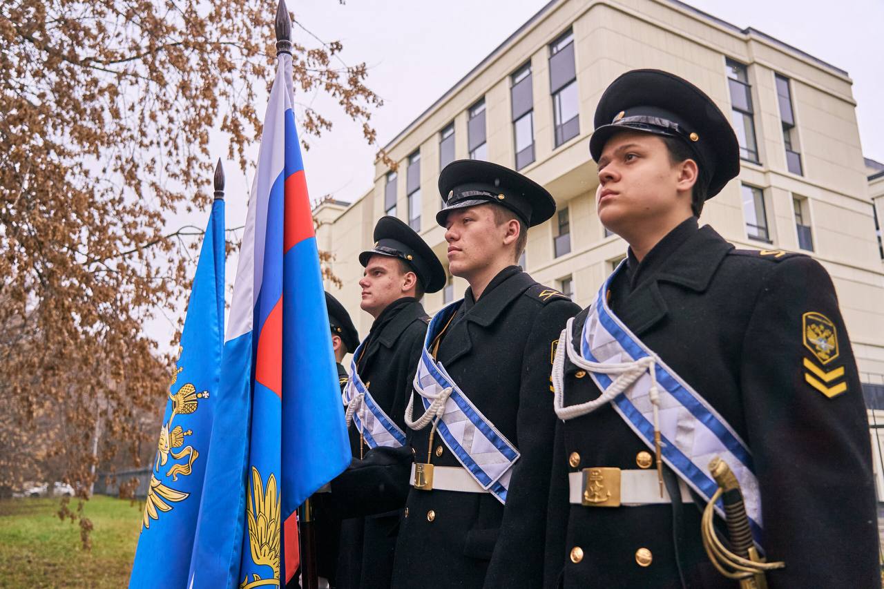 В Москве открыли бюст Министру речного флота РСФСР Леониду Багрову В Москве открыли бюст Министру речного флота РСФСР Леониду Багрову