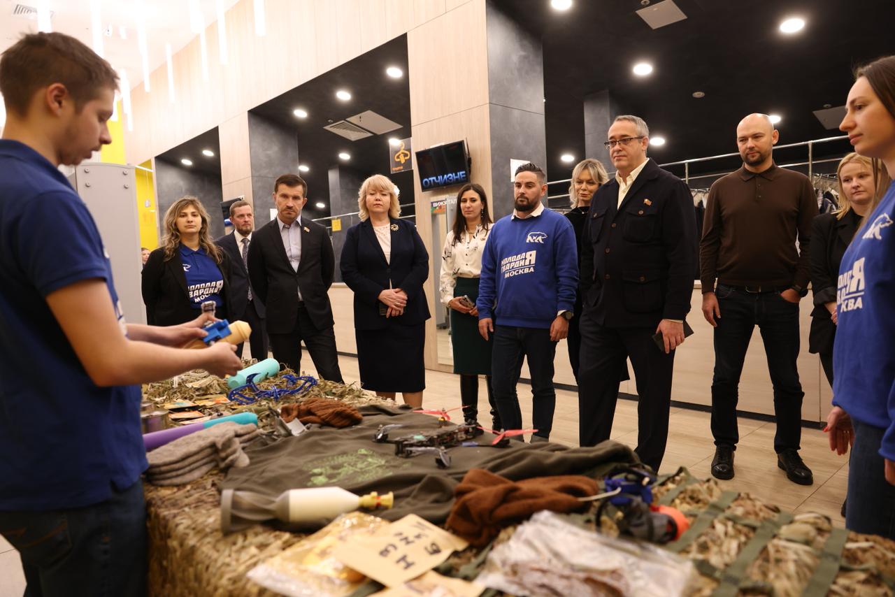 «Молодая Гвардия Единой России» – настоящая школа лидерства, гражданской активности и патриотизма для тысяч молодых людей! Сегодня поздравил молодогвардейцев с 20-летием Московского городского отделения МГЕР – движения... «Молодая Гвардия Единой России» – настоящая школа лидерства, гражданской активности и патриотизма для тысяч молодых людей! Сегодня поздравил молодогвардейцев с 20-летием Московского городского отделения МГЕР – движения...