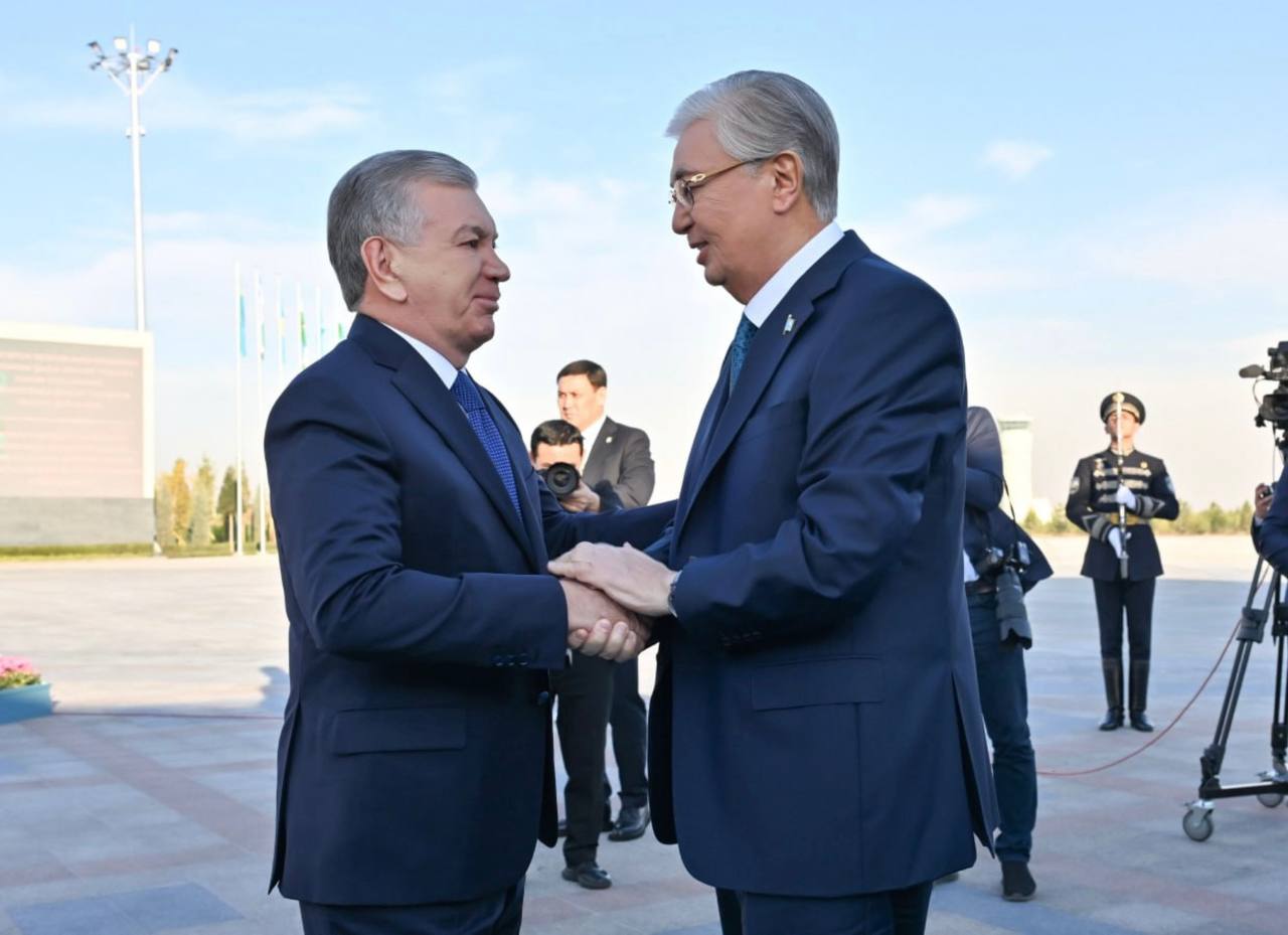 Снова в гости. Визит Токаева в Узбекистан