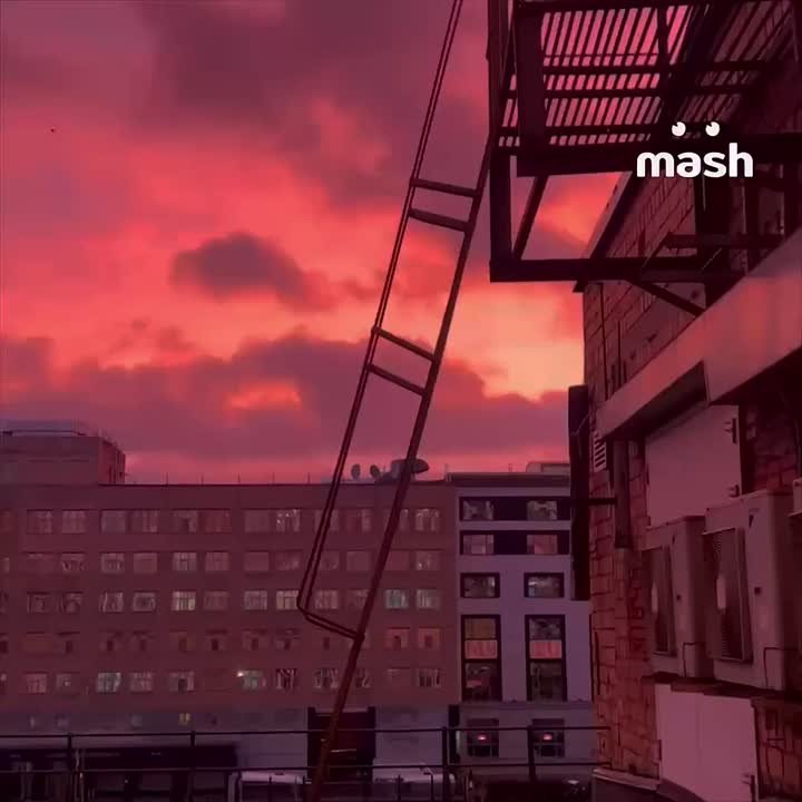 Красивовое небо накрыло Москву и область — настоящий предвестник морозов