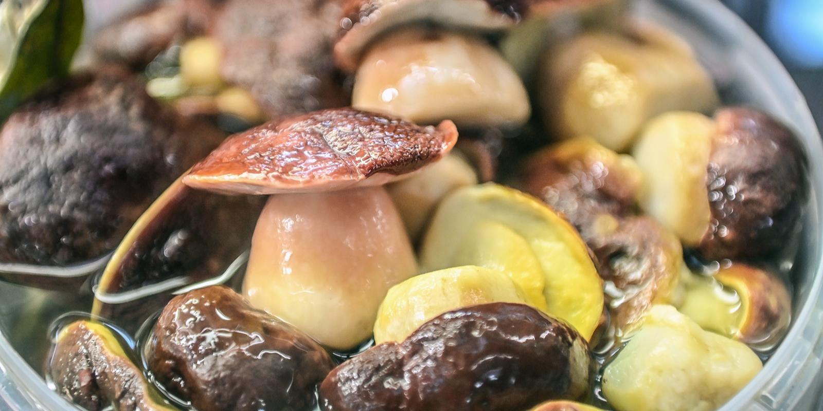 На московских ярмарках появились соленые и маринованные грибы