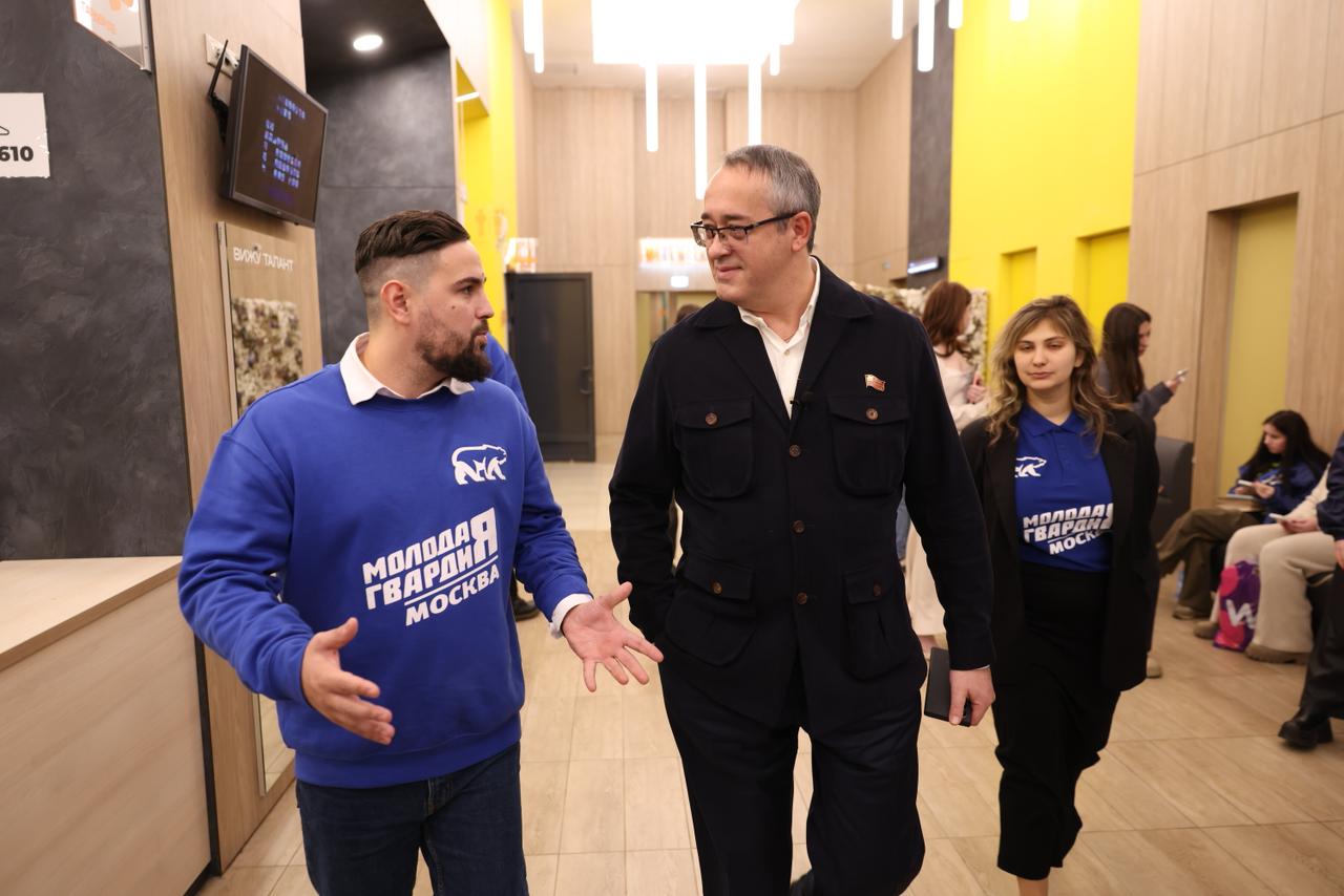 «Молодая Гвардия Единой России» – настоящая школа лидерства, гражданской активности и патриотизма для тысяч молодых людей! Сегодня поздравил молодогвардейцев с 20-летием Московского городского отделения МГЕР – движения... «Молодая Гвардия Единой России» – настоящая школа лидерства, гражданской активности и патриотизма для тысяч молодых людей! Сегодня поздравил молодогвардейцев с 20-летием Московского городского отделения МГЕР – движения...