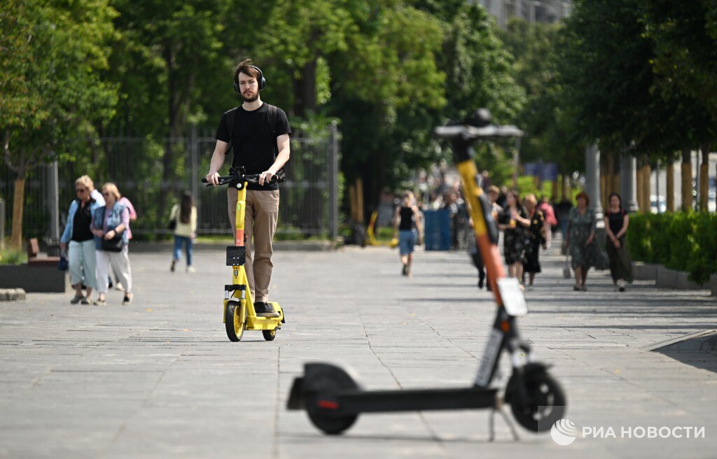 Сезон аренды самокатов и велопроката завершится в Москве сегодня вечером