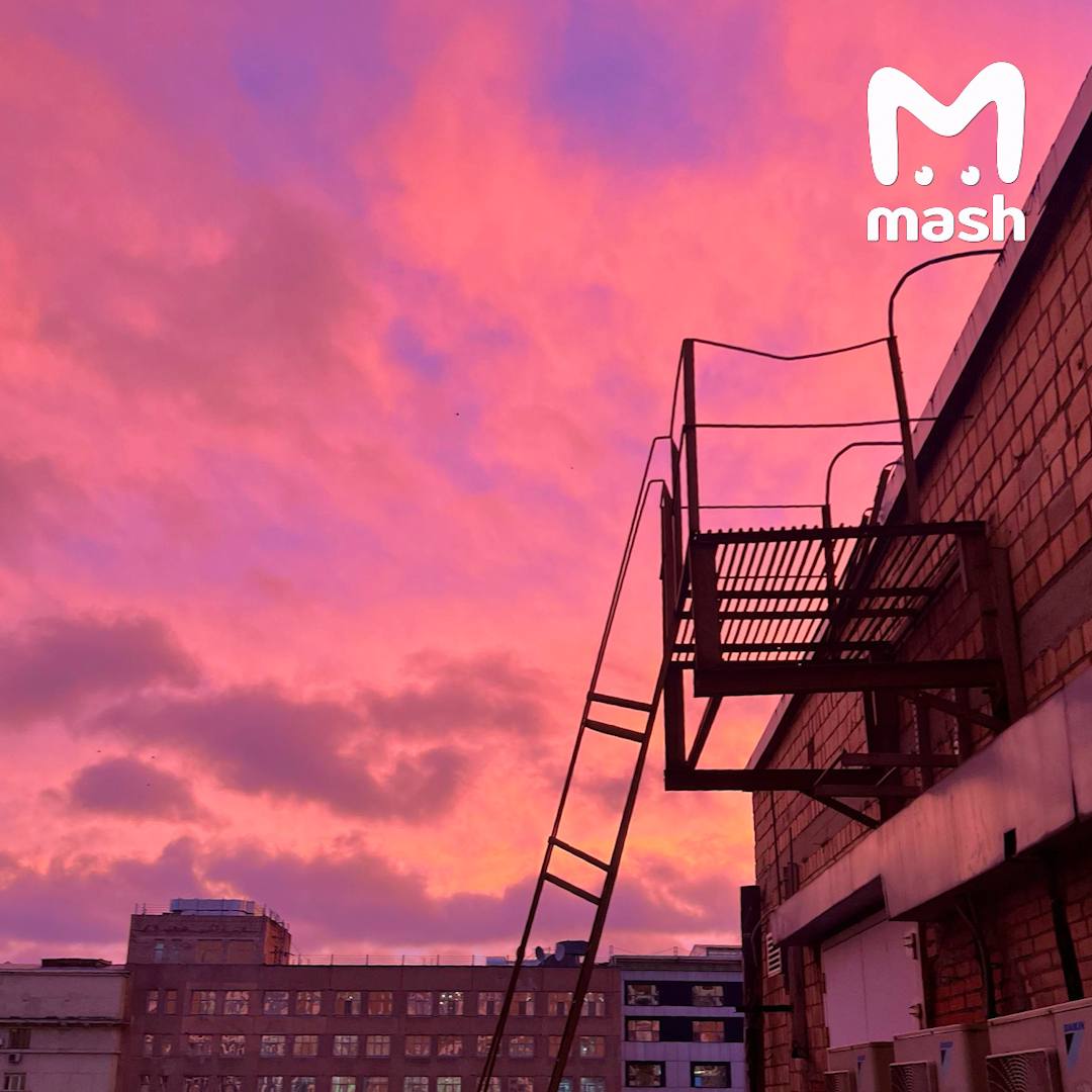 Красивовое небо накрыло Москву и область — настоящий предвестник морозов Красивовое небо накрыло Москву и область — настоящий предвестник морозов