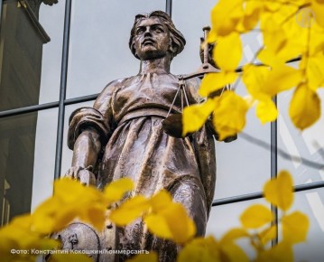 Бывший деловой партнер находящегося в международном розыске экс-губернатора Днепропетровской области Украины Игоря Коломойского (входит в объединение, признанное экстремистским и запрещенное в РФ) признан виновным в...